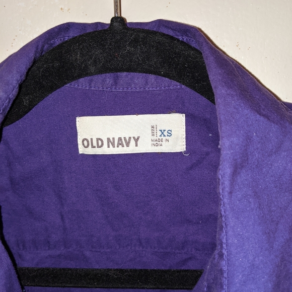 OLD NAVY BUTTON DOWN STRETCH - Picture 2 of 5